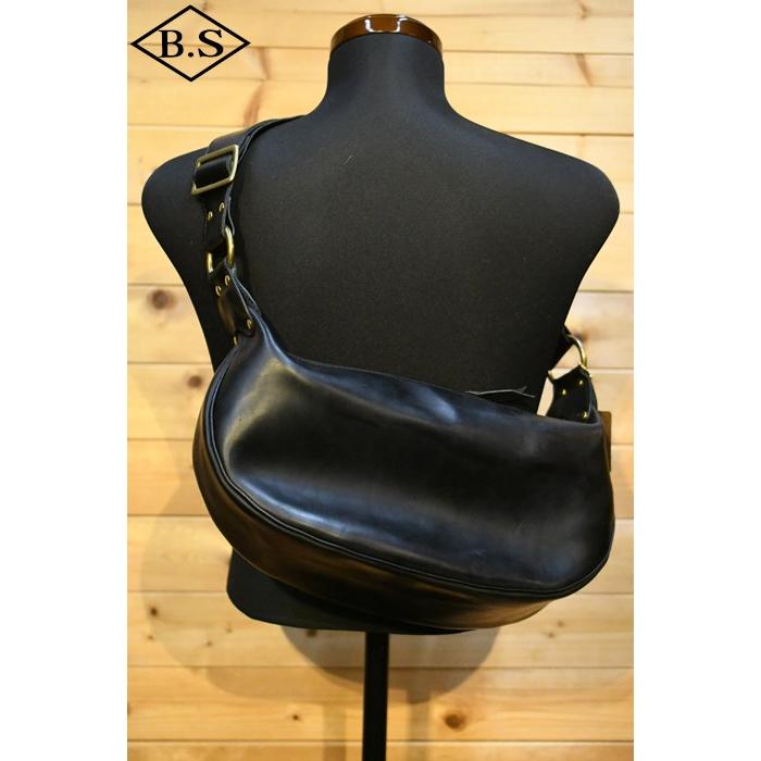 オーパス インセプション OPUS INCEPTION バッグ IPCEB-01 クロムエクセル レザーバナナバッグ CHROMEXCEL LEATHER BANANA BAG BLACKの画像