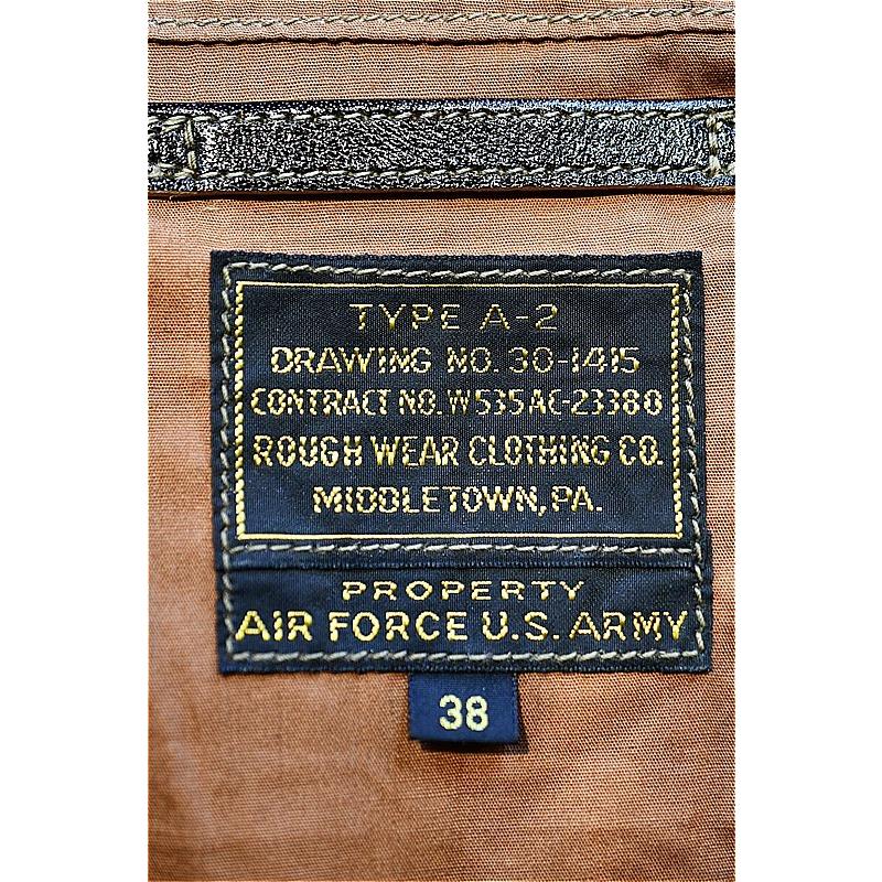 40サイズ ラフウェア A-2 レインボーカントリー ダークシール 普通でも拘っているのに、より再現度の増した拘りの強いA-2となりまし