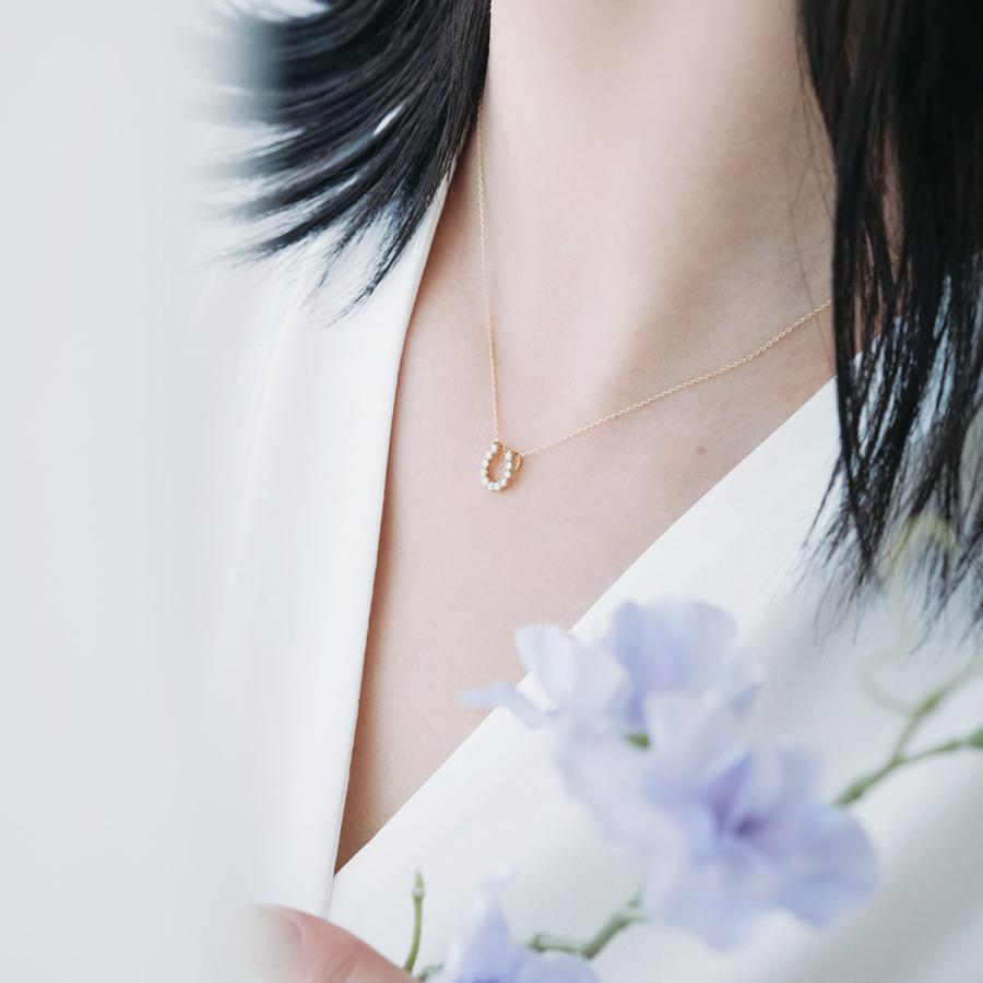 ホースシュー ネックレス 18金 ダイヤモンド 18k イエローゴールド 馬蹄 ゴールド シンプル プレゼント 贈り物 嫁 彼女 妻 20代 30代 バースデープレゼントの画像