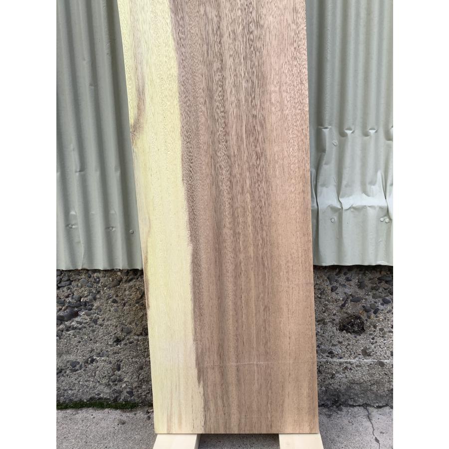 板 木材 DIY 無垢板 広葉樹 木工 工作1040×229〜257×26mm 片耳付き プレナー加工済 家具 手作り 木 旋盤 器 花瓶 皿 棚 テーブル 椅子 【150x】