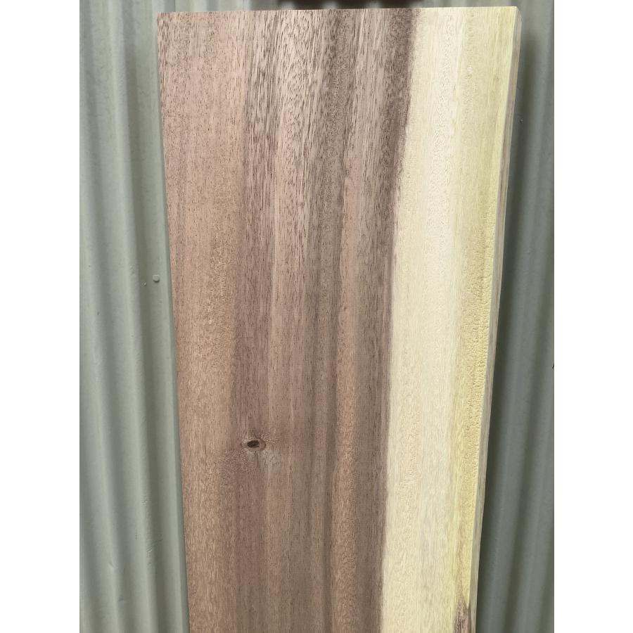 板 木材 DIY 無垢板 広葉樹 木工 工作1040×229〜257×26mm 片耳付き プレナー加工済 家具 手作り 木 旋盤 器 花瓶 皿 棚 テーブル 椅子 【150x】