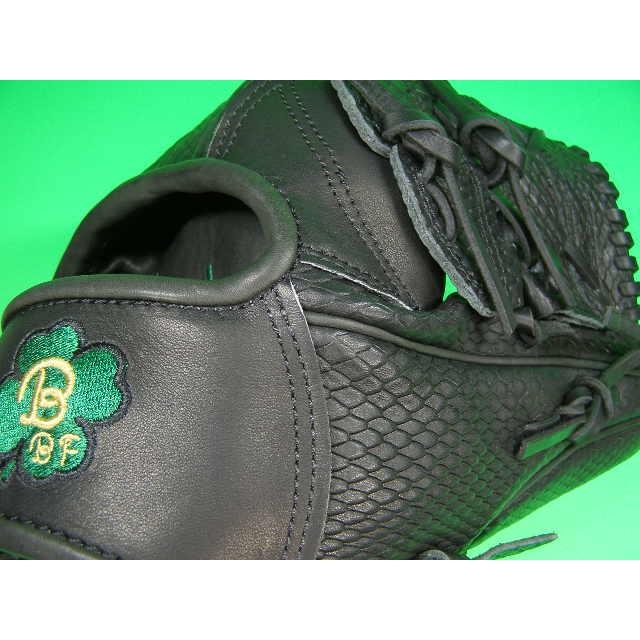 型付け加工済み ベースボールフィールド 投手・オールラウンド用 型押し革 ブラック ツーピースウェブ 硬式野球用 ソフトボール用 BASEBALL FIELD 珍しい 珍品 | BELGARD | 04