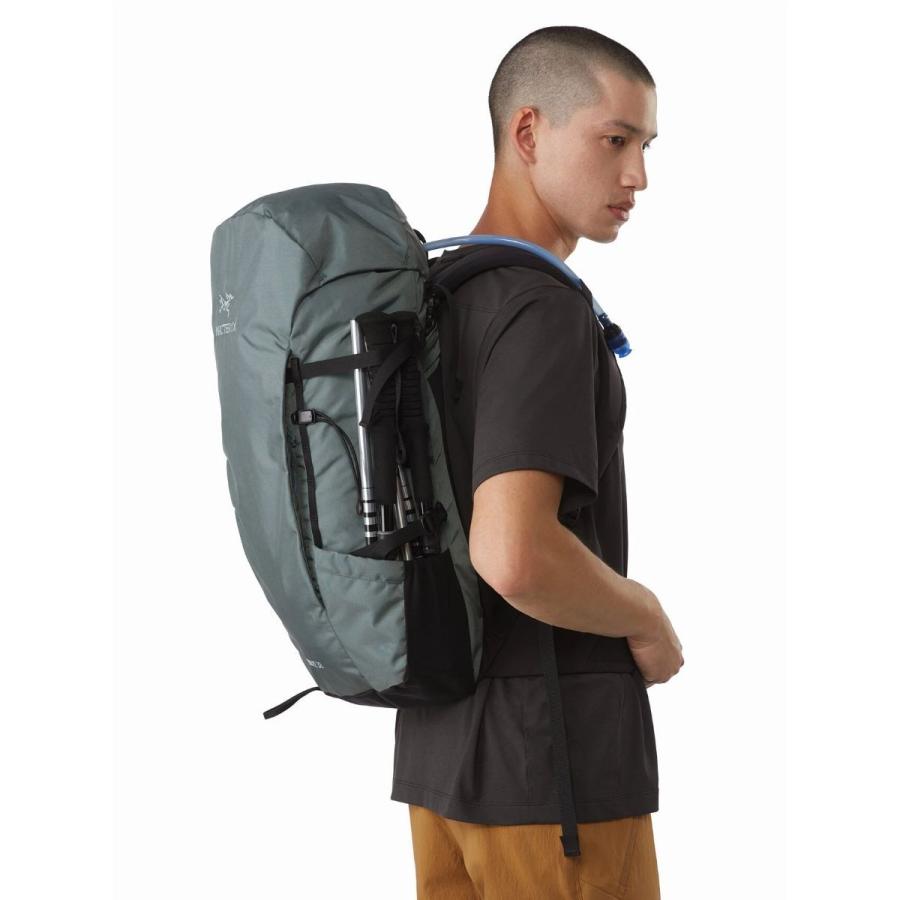 アークテリクスブライズ　32 アークテリクスのブライズ32は登山にも旅行にも使えるオール