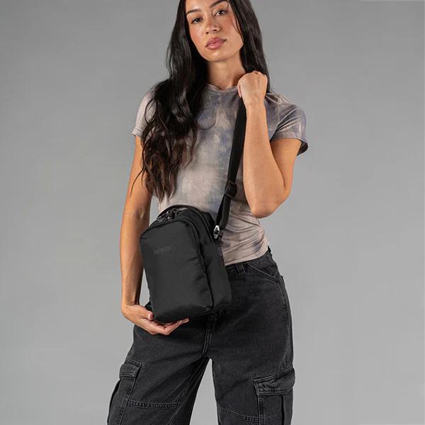 美品　Pacsafe パックセーフ Vコンパニオン クロスボディ 楽天市場】P10倍 パックセーフ V コンパニオン クロスボディ