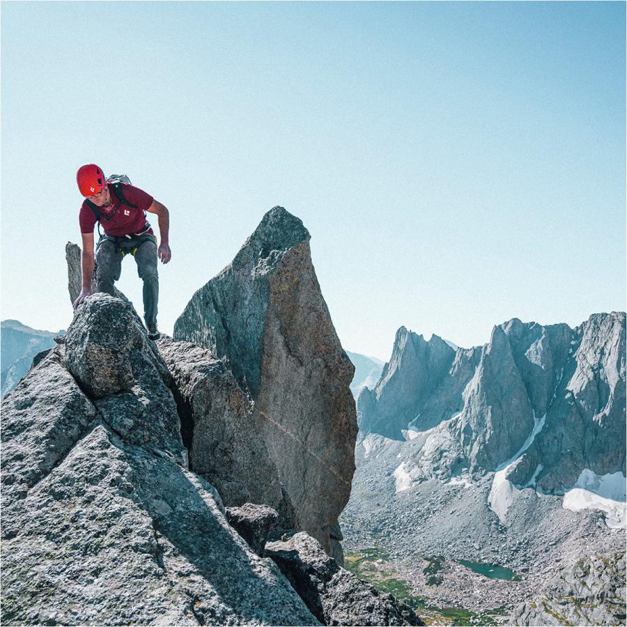 お中元 ブラックダイヤモンド キャピタン 158 ヘルメット 頑丈 安全 アルパイン クライミング 登山 山岳 岩場 Uiaa基準