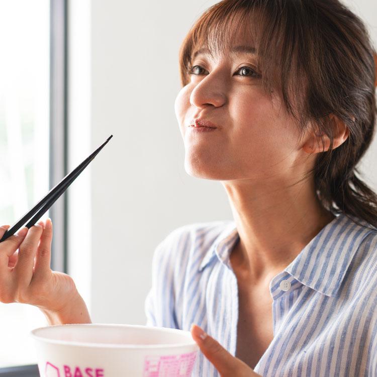 ベース 焼きそば トムヤムまぜそば カップ麺 8個 非常食 塩分ひかえめ ダイエット食品 完全栄養食 たんぱく質 ベースフード BASE FOOD | BASE FOOD | 07
