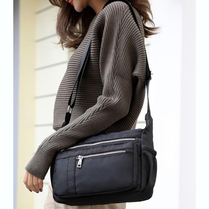 ショルダーバッグ ポーチ レディース メンズ 男女兼用 軽量 撥水 シンプル ナイロン メール便 |  | 15