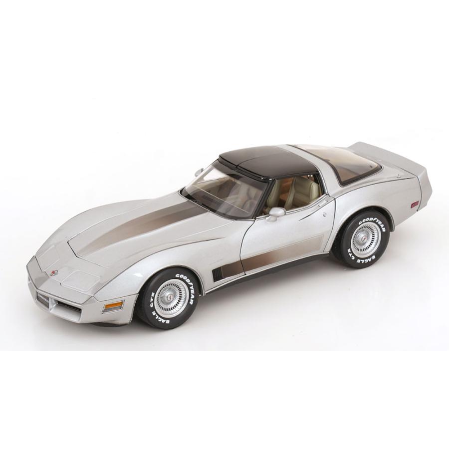Chevrolet Corvette 1982 シルバー ブラック / AUTOart 1/18 ミニカー | 