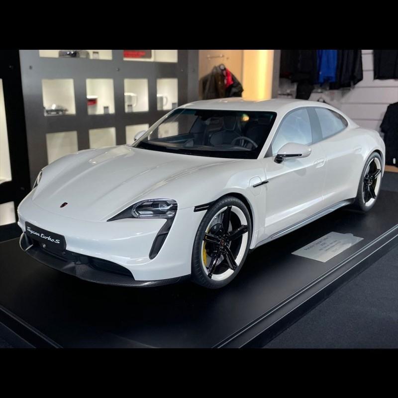 Porsche タイカン ターボS 2020 白 1/8 Minichamps ポルシェ特注