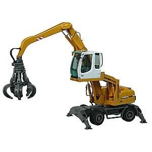 1/32リープヘルR900　ユンボ　バックホー 1/32リープヘルR900 ユンボ バックホー 日立建機 ZX225USRK-6
