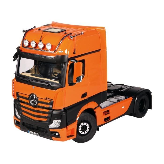 自動車 Mercedes Benz Actros MP4 GigaSpace Mercedes Benz Actros MP4 Gigaspace Italeri 3905