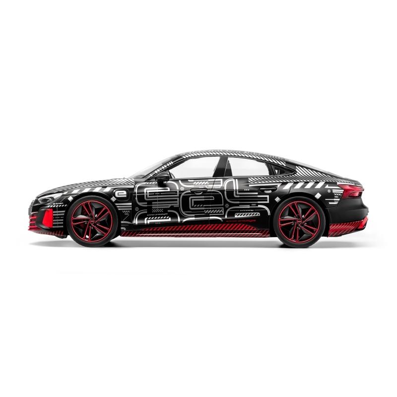 Audi RS e-tron GT プロトタイプ 1／18