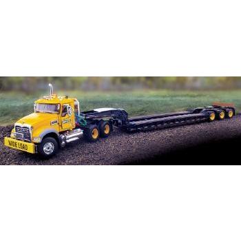 Komatsuコマツ　 Mack Granite MP 低床トレーラー 50-3135　建機模型 重機 /FirstGearファーストギア  1/50 | 