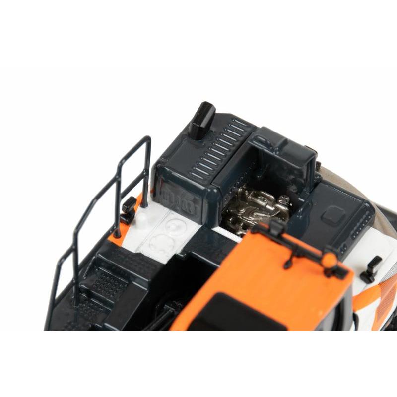 メーカー純正】新品未開封DEVELON大型ホイールローダー1/50サイズ