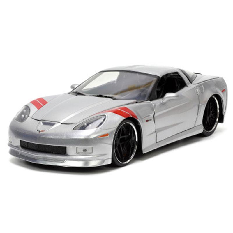 Chevroletシボレー Corvetteコルベット Z06 2006 シルバー スポーツカー 模型 / JADA 1/24 ミニカー 模型 | 