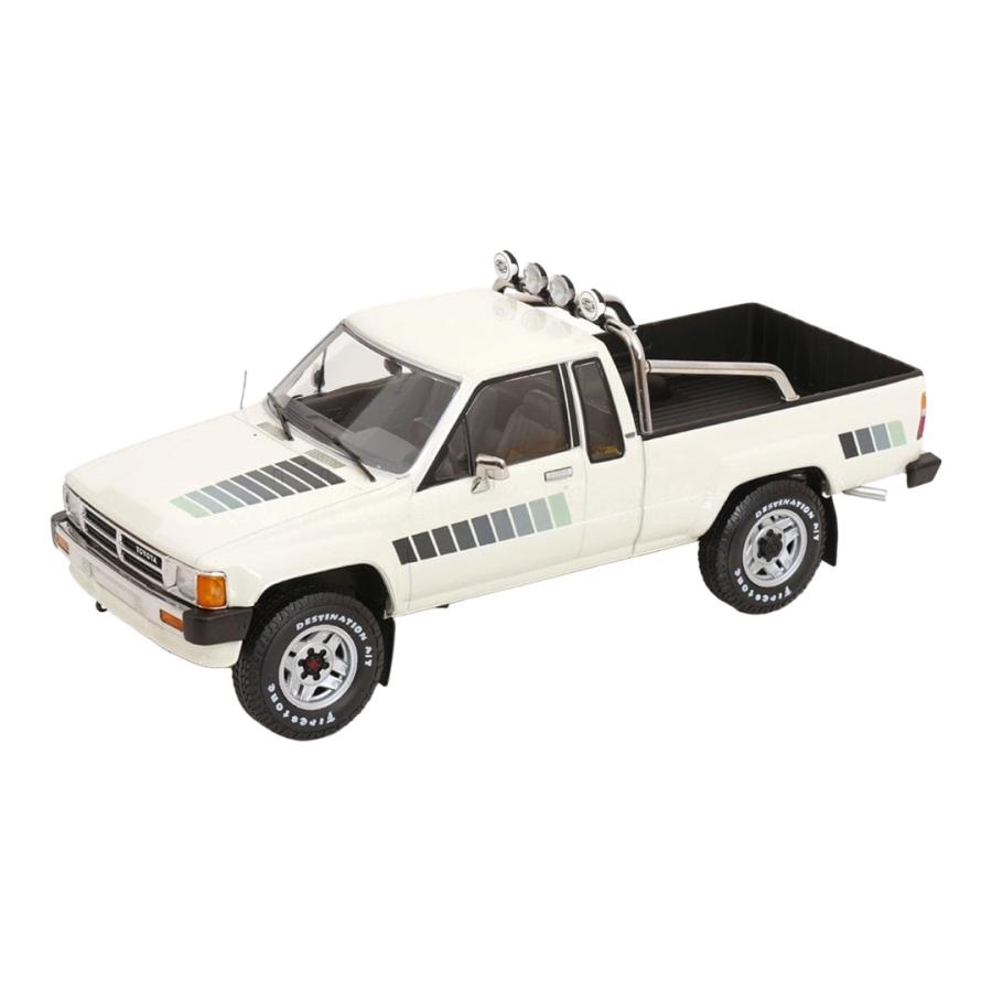 【予約】2026年発売予定 Toyota ハイラックス Xtra Cab 4x4 1985 ホワイト 限定版 / KK-SCALE 1/18 ミニカー | 