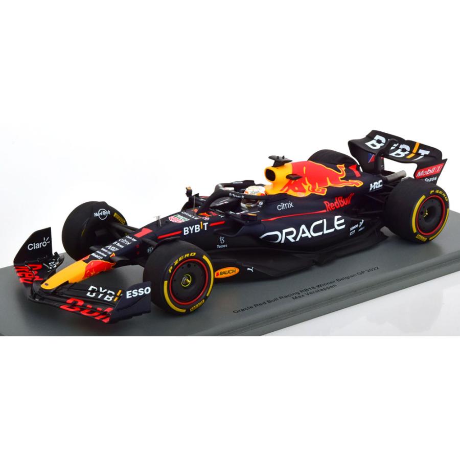 Red Bull RB18 GPベルギー 世界チャンピオン Verstappen 2022 ケース付き/ Spark 1/18 ミニカー | 