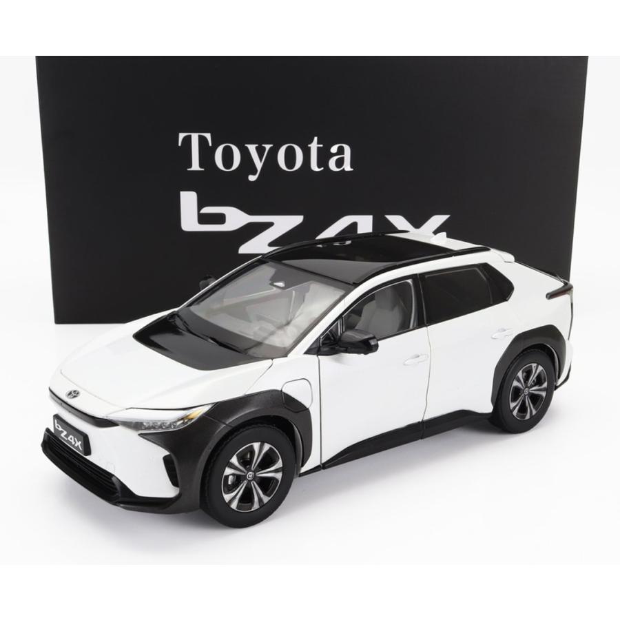 TOYOTAトヨタ BZ4X 2022 WIND CHILL PEARL / SUN-STAR 1/18 ミニカー | 