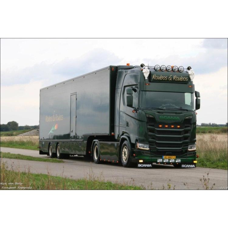 予約】10-12月以降発売予定Roubos & Roubos; SCANIAスカニア 3軸