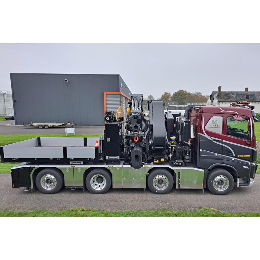 【予約】2026年 G. VAN HARTEN VOLVO FH5 8x2 FASSI 1300 WSI 1/50模型 : バスクホビー ...