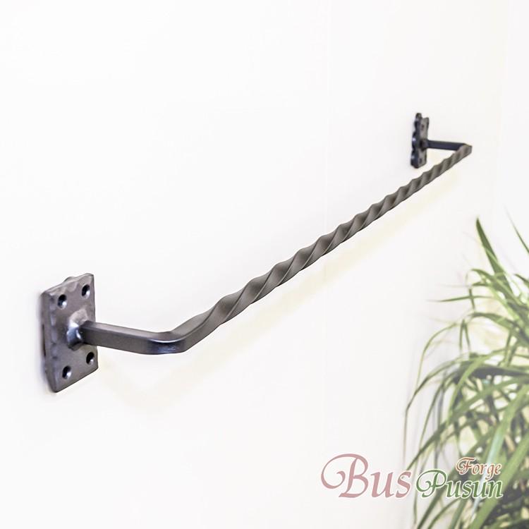 ねじねじ黒 タオルハンガー ドアハンドル 手すりに ロートアイアン ブラック塗装 在庫 725mm ビス付 ばすぷすん工房 通販 Yahoo ショッピング