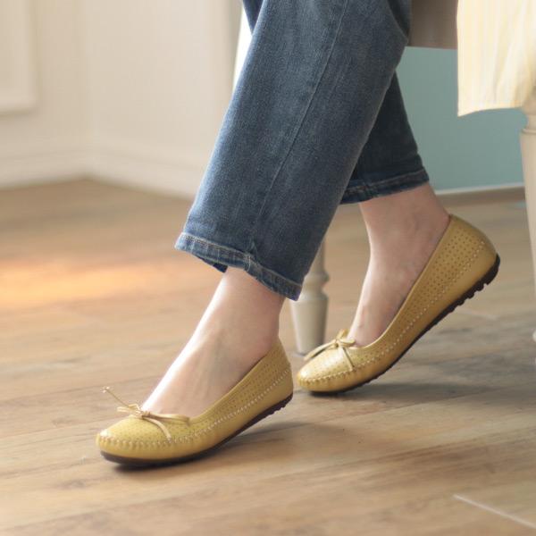 バレエシューズ モカシン ぺたんこ パンプス 痛くない 幅広 柔らかい フラットシューズ リボン カジュアル バスクラフト No.378830 セール SALE 交換返品不可 |  | 01