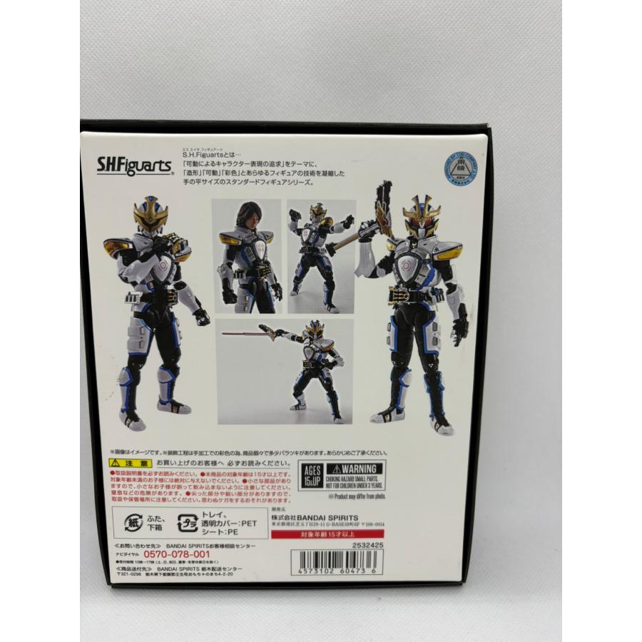中古】S.H.Figuarts(真骨彫製法) 仮面ライダーキバ 仮面ライダーイクサ