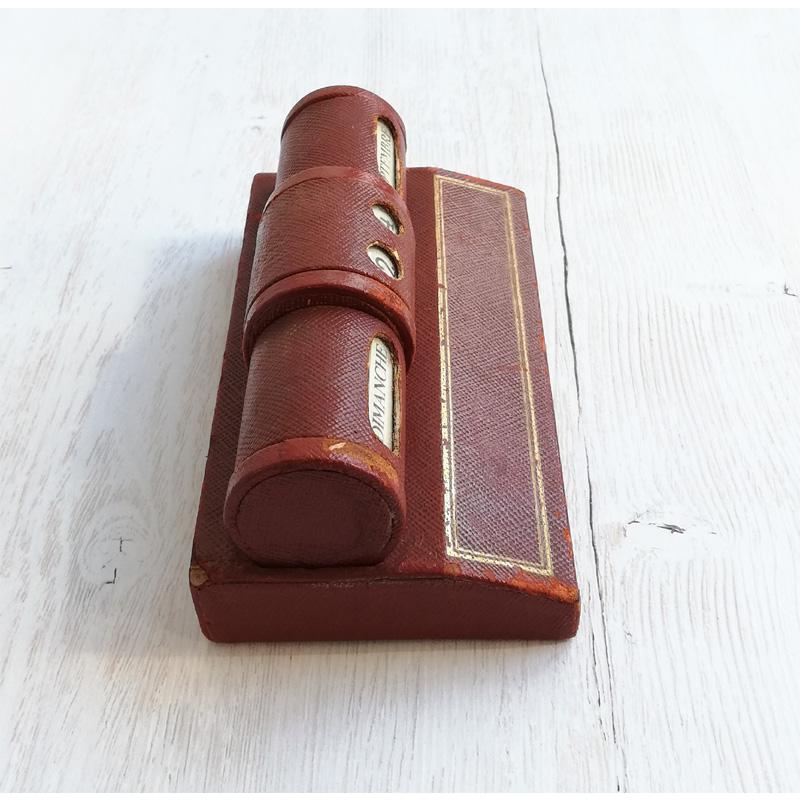 レザー張り 卓上万年カレンダー フランスヴィンテージ : BAU ANTIQUES