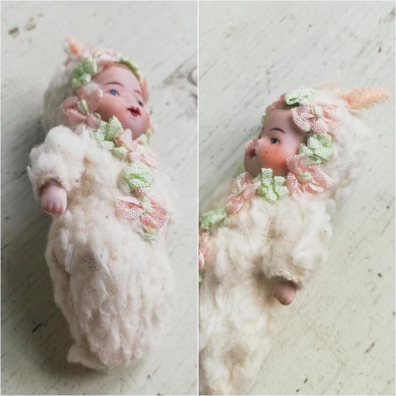 うさぎの着ぐるみ ビスクベビードール with イースターエッグ ドイツ