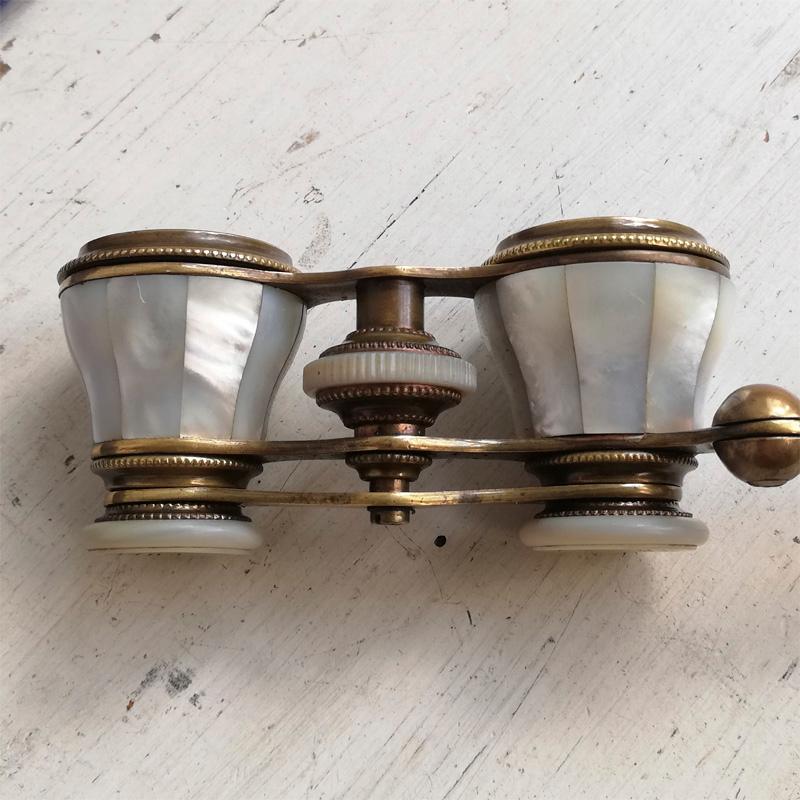 CHEVALIER OPTICIEN マザーオブパール ハンドル付き オペラグラス