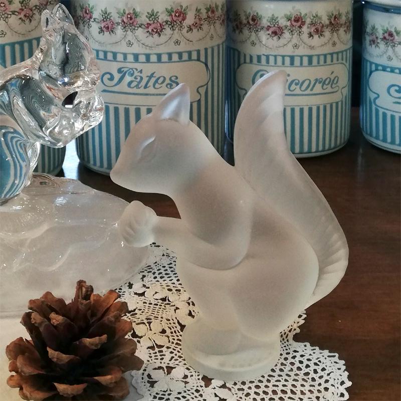 フロストガラスのリスの置物 フランスヴィンテージ : BAU ANTIQUES