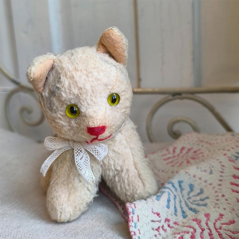 ドイツ製 グリーンアイ 猫のぬいぐるみ ドイツヴィンテージ : BAU