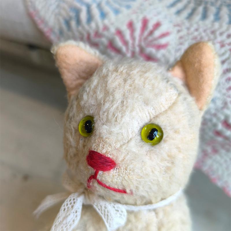 ドイツ製 グリーンアイ 猫のぬいぐるみ ドイツヴィンテージ : BAU