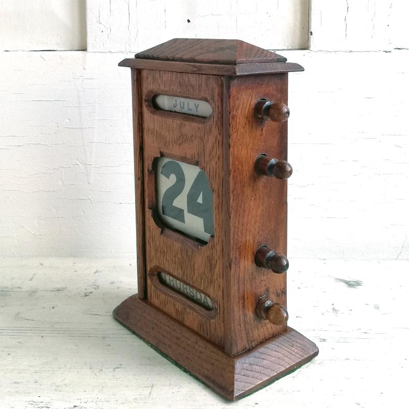 エドワーディアン オーク製 万年 デスクカレンダー : BAU