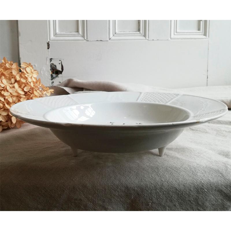 ヴィクトリアン WEDGWOOD ウェッジウッド 脚付き ドレーナー ベリー 