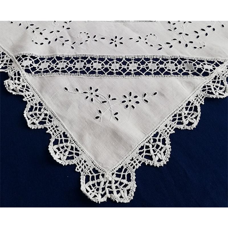カットワークとレースインサート リネンテーブルクロス フランス