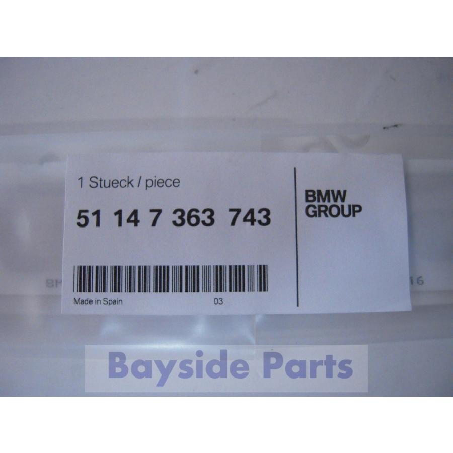 BMW F06 F12 F13 640i リアエンブレム 51147363743 純正_1