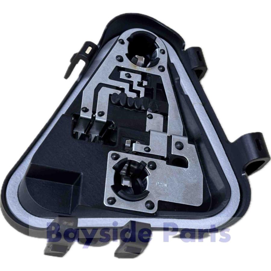 BMW テールランプバルブホルダー 左 3シリーズ F31 63217313047 純正品