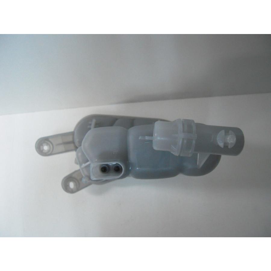 Audi（アウディ） 純正 A4 A5 Q5 ラジエーターサブタンク 8K0121403T