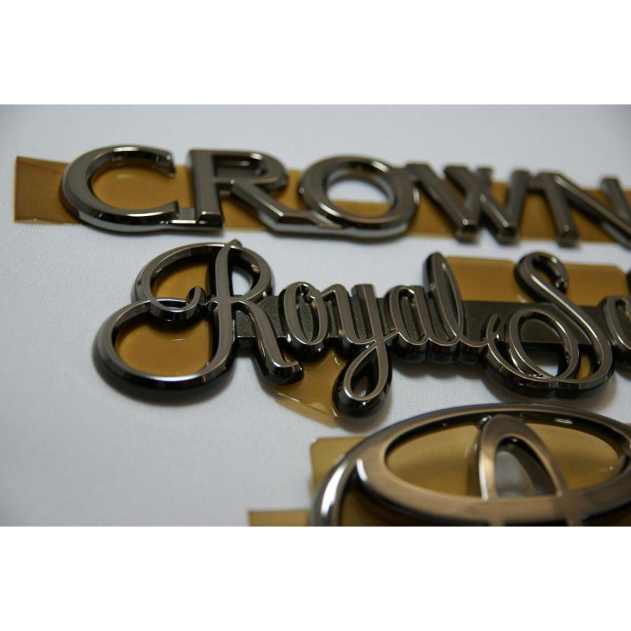クラウン - 旗幟 黒いことメッキ トヨタ １５系 後押し2点仕掛ける ＣＲＯＷＮ・ロイヤルサルーンロゴ エンブレム-自動車