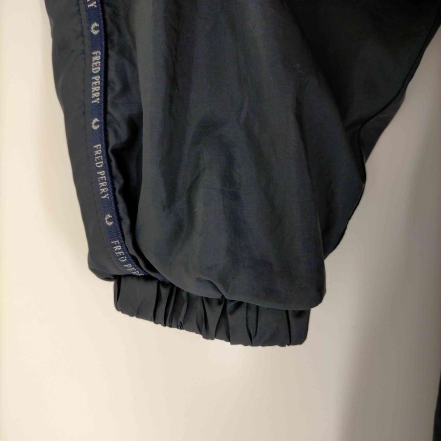 フレッドペリー　FRED PERRY ナイロンジャケット　ワンポイント刺繍　古着 FRED PERRY（フレッドペリー） 裏地メッシュ ワンポイント刺繍ブルゾン