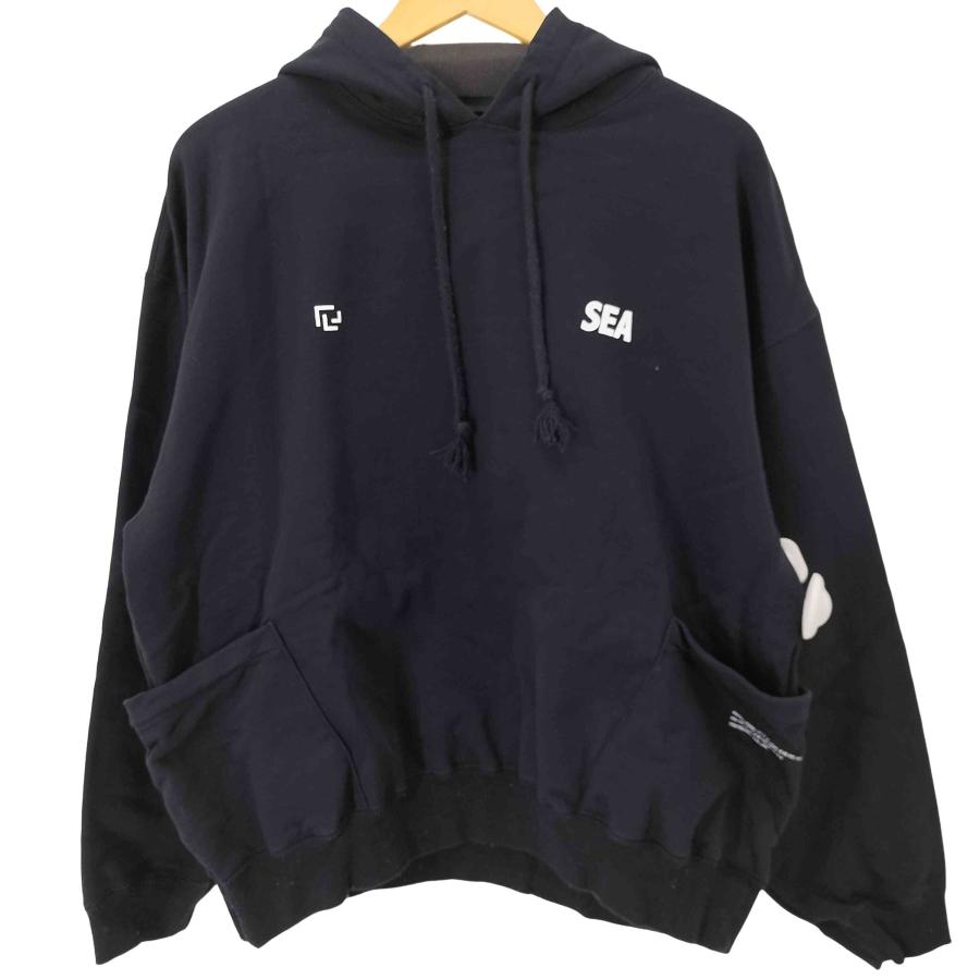 WIND AND SEA（ウィンダンシー） ロゴプリントプルオーバーパーカー