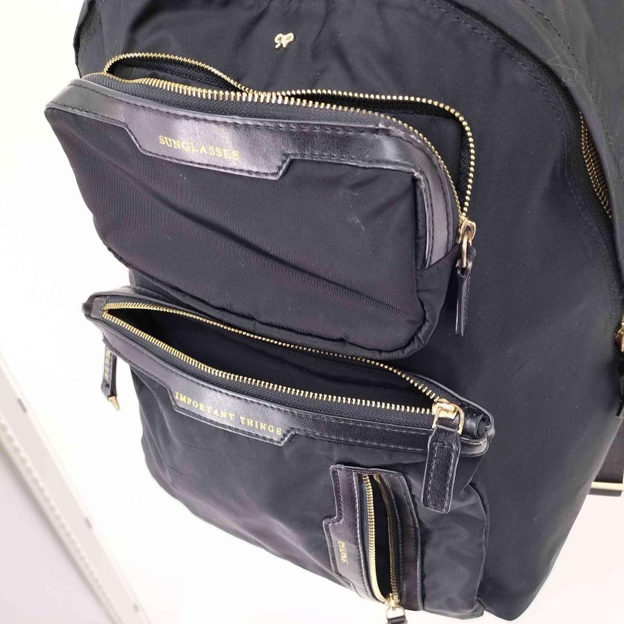 ANYA HINDMARCH（アニヤ・ハインドマーチ） マルチポケット バック