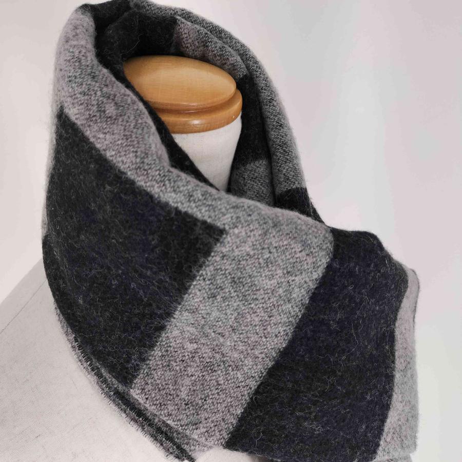 小物 melt the lady logo muffler Melt the lady(メルトザレディ) Large Logo Scarf マフラー レディース