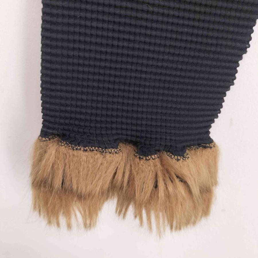 ISSEY MIYAKE me(イッセイミヤケミー) ファー付きプリーツカーディガン