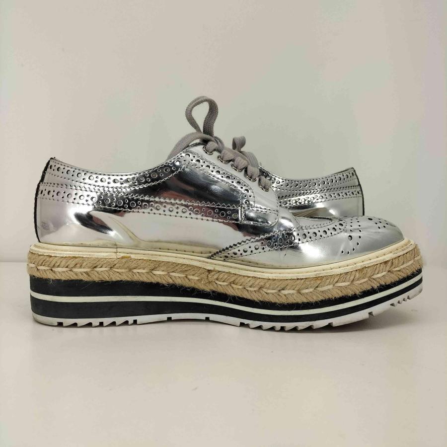 PRADA（プラダ） シルバー メタリック ウイングチップ シューズ