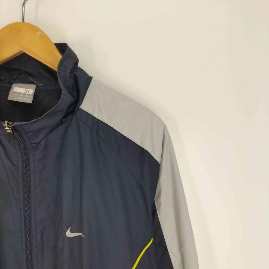 NIKE（ナイキ） 裏地メッシュ スウッシュ ロゴ 刺繍 サイドライン