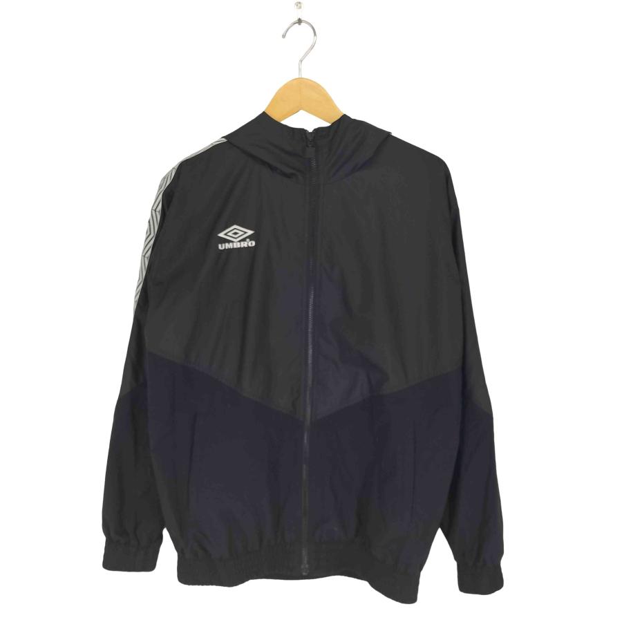 未使用品 Umbro アンブロ ナイロンジャケット ブラック　刺繍ロゴ umbro（アンブロ） ロゴ刺繍 サイドライン ナイロンジャケット メンズ