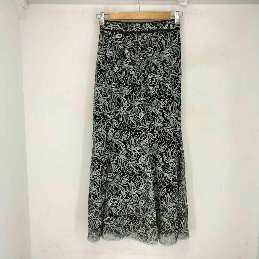 LILY BROWN（リリーブラウン） リーフ刺繍マーメイドスカート