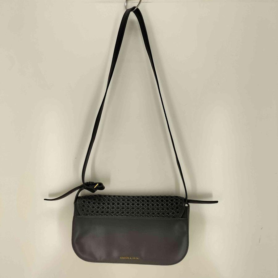 CHARLES&KEITH(チャールズアンドキース) ウーブンフラップショルダー 